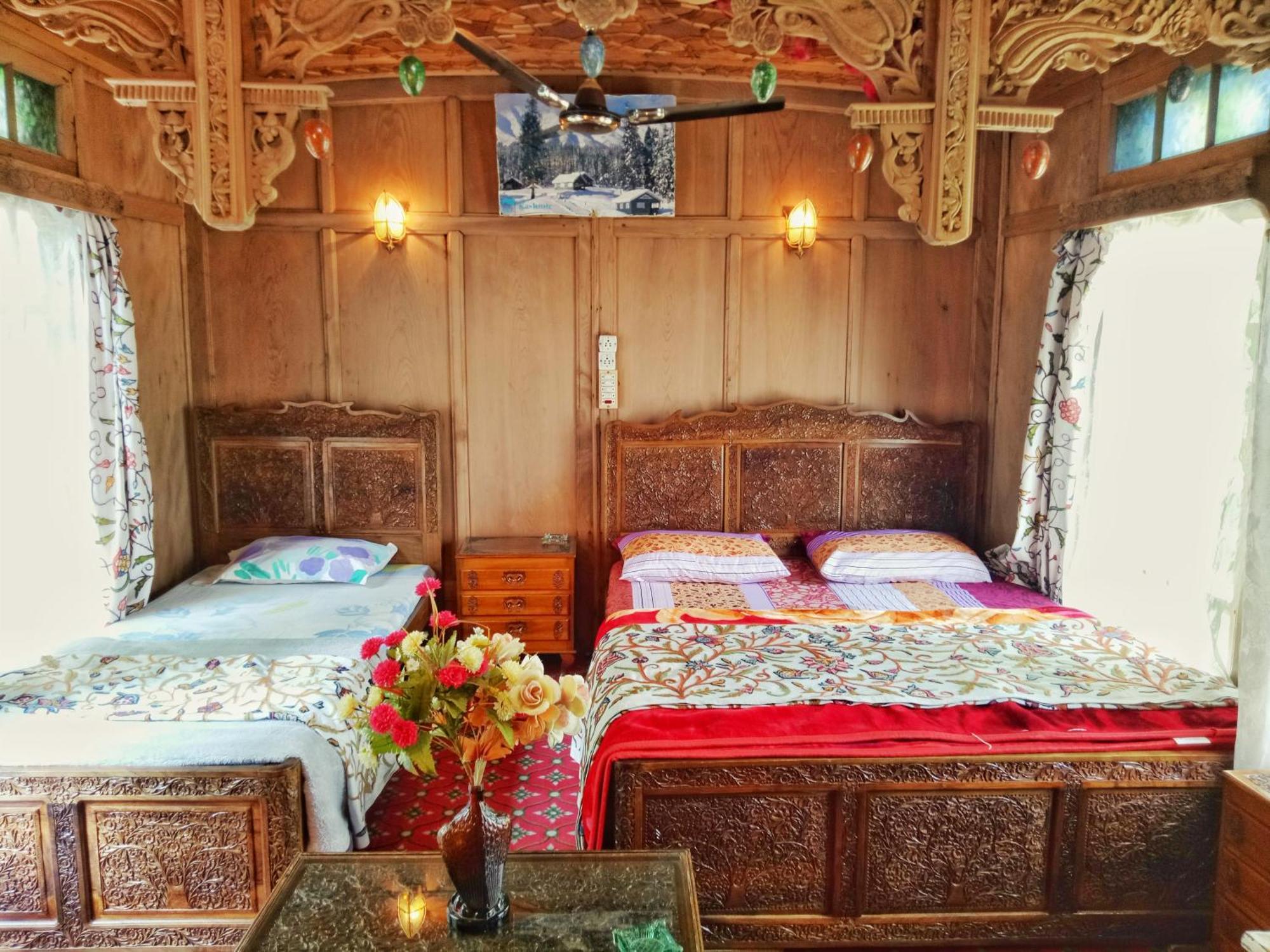 New Bul Bul Group Of Houseboats Srinagar Hotel Durgjan Buitenkant foto