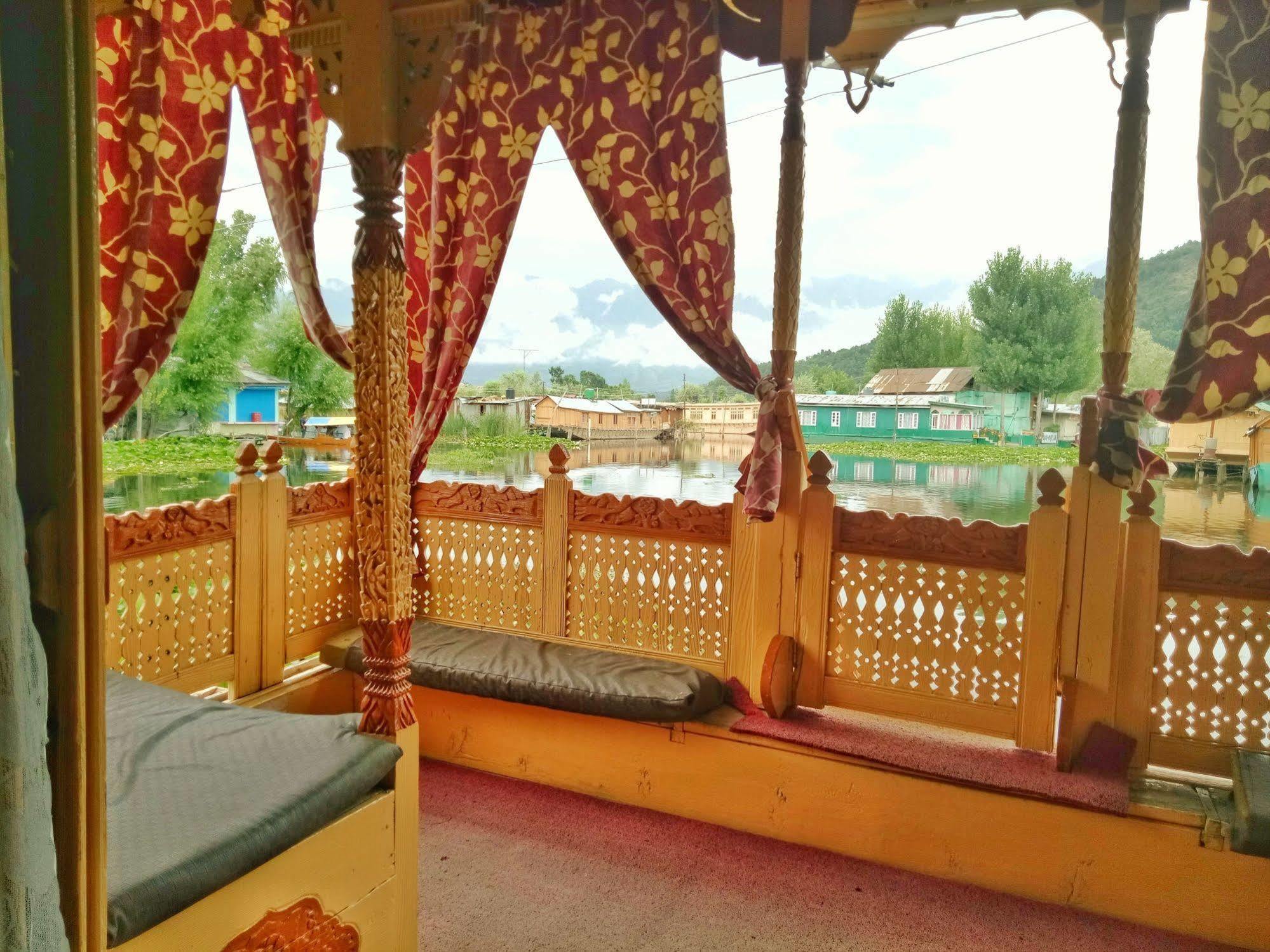 New Bul Bul Group Of Houseboats Srinagar Hotel Durgjan Buitenkant foto