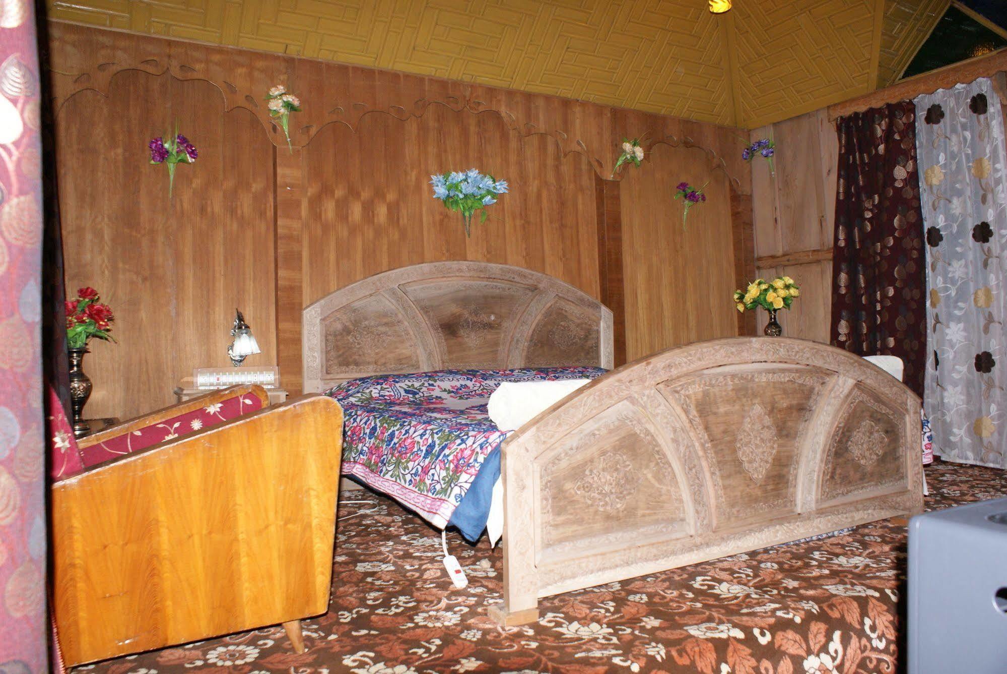 New Bul Bul Group Of Houseboats Srinagar Hotel Durgjan Buitenkant foto