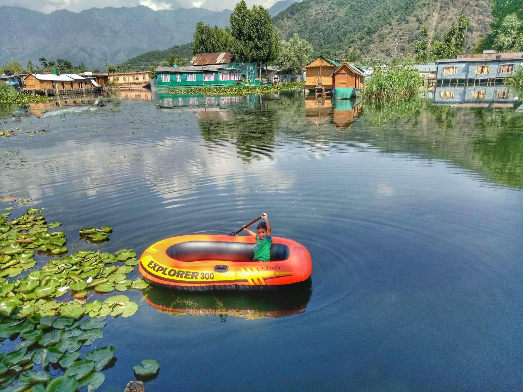 New Bul Bul Group Of Houseboats Srinagar Hotel Durgjan Buitenkant foto